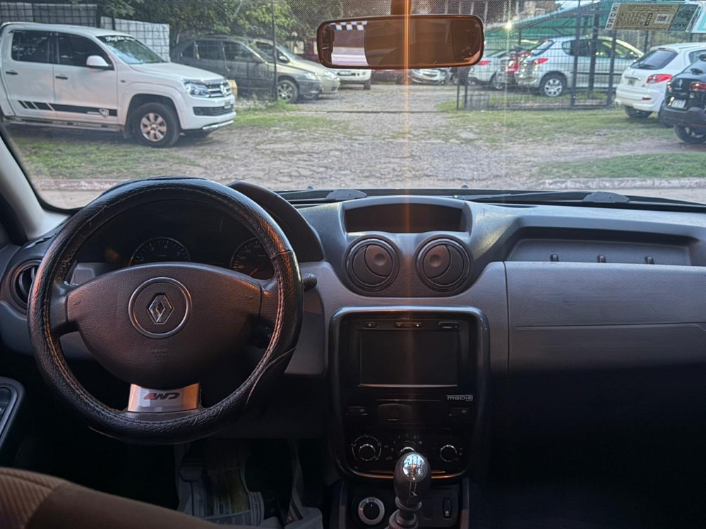 Renault DUSTER 2.0 4X4 — foto 9